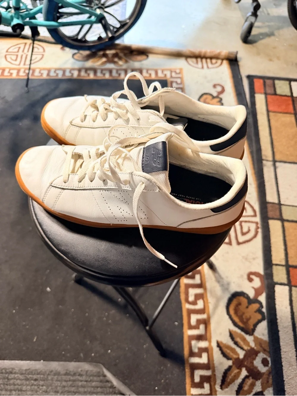 New Balance sleek low